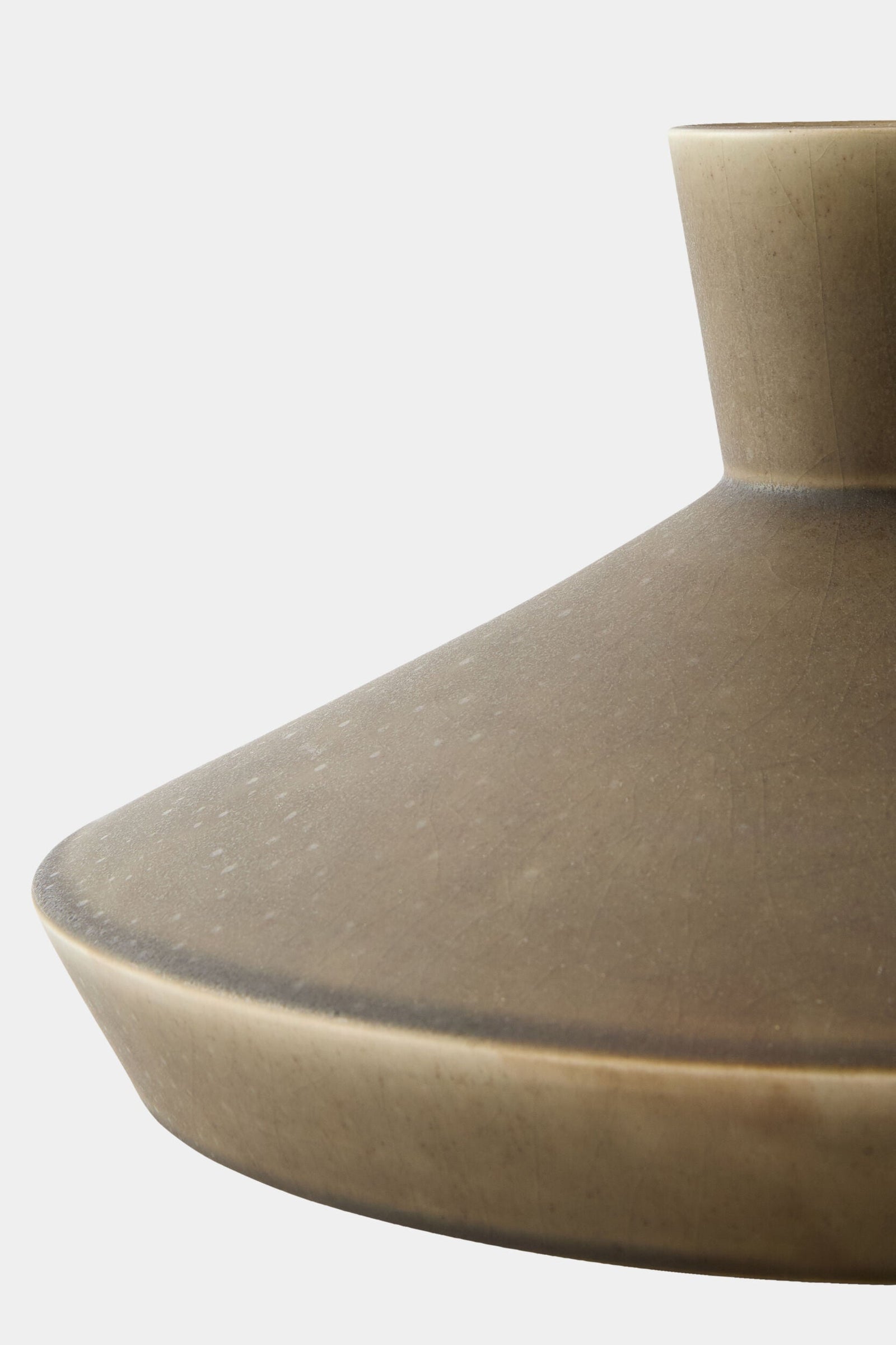 Global Views Bonaparte Modern Squat Vase Moss – base detail