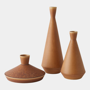 Global Views Bonaparte Modern Squat Vase Rust – room setting