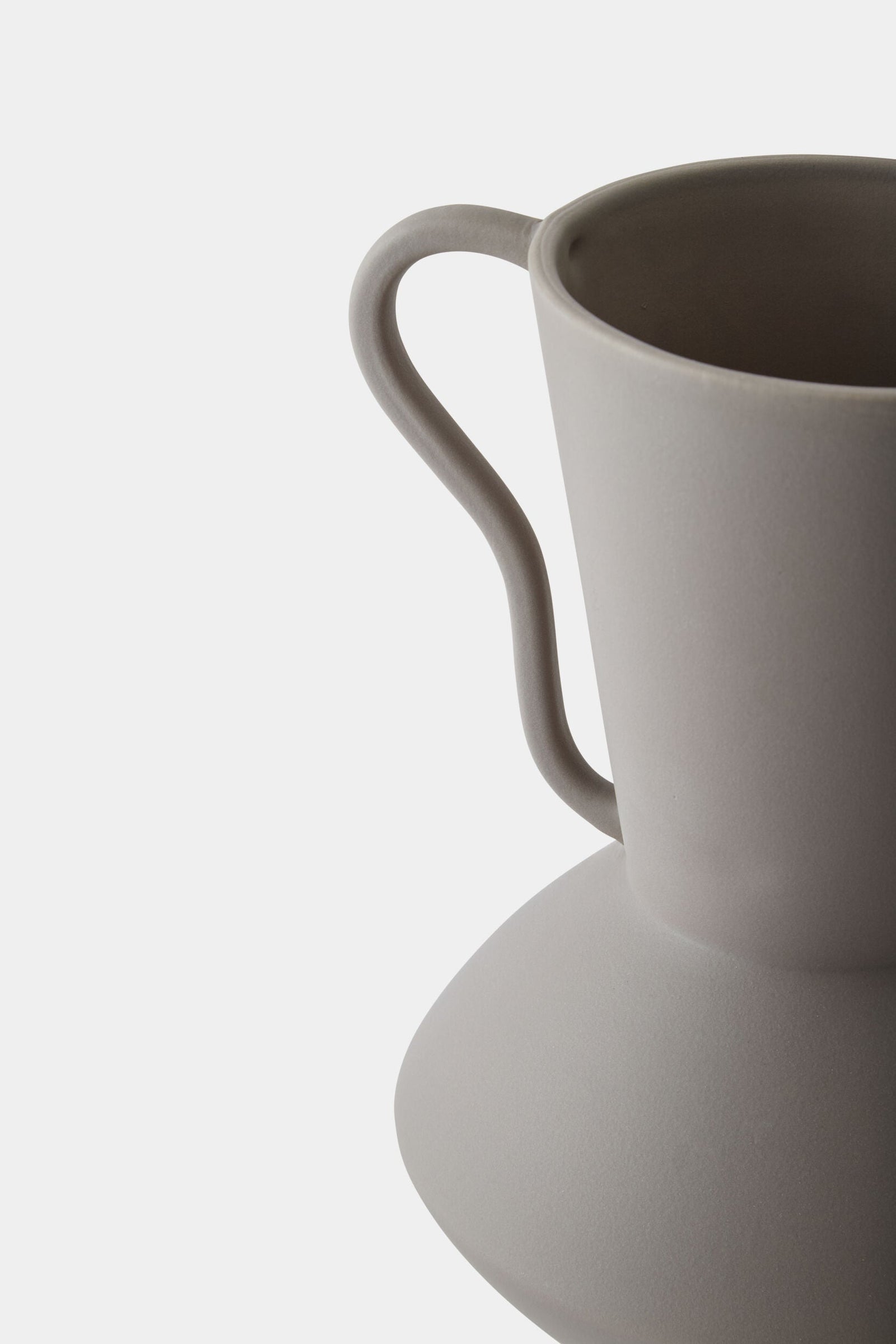 Global Views Ruffle Vase with Handles Clay – handle detail