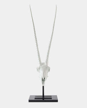 Global Views Gemsbok Skull Sculpture – profile view