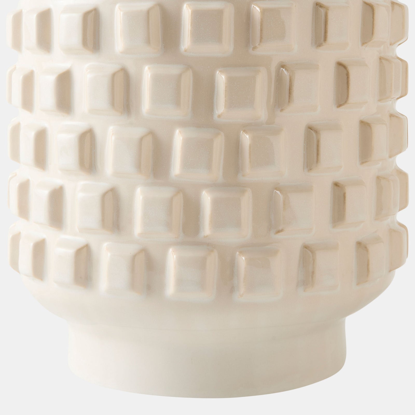 Global Views Otto Carved Ceramic Lamp – detail