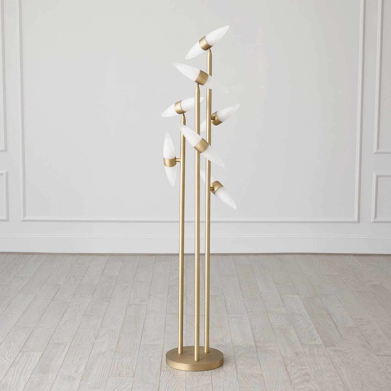 Global Views Callie Floor Lamp – room setting