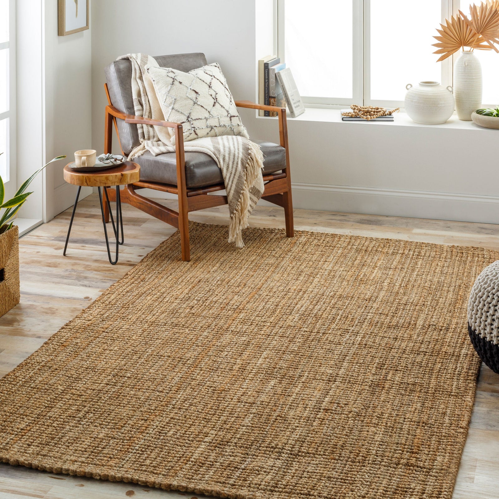 Calla Handmade Rug 2' x 3' Beige & Tan – room setting