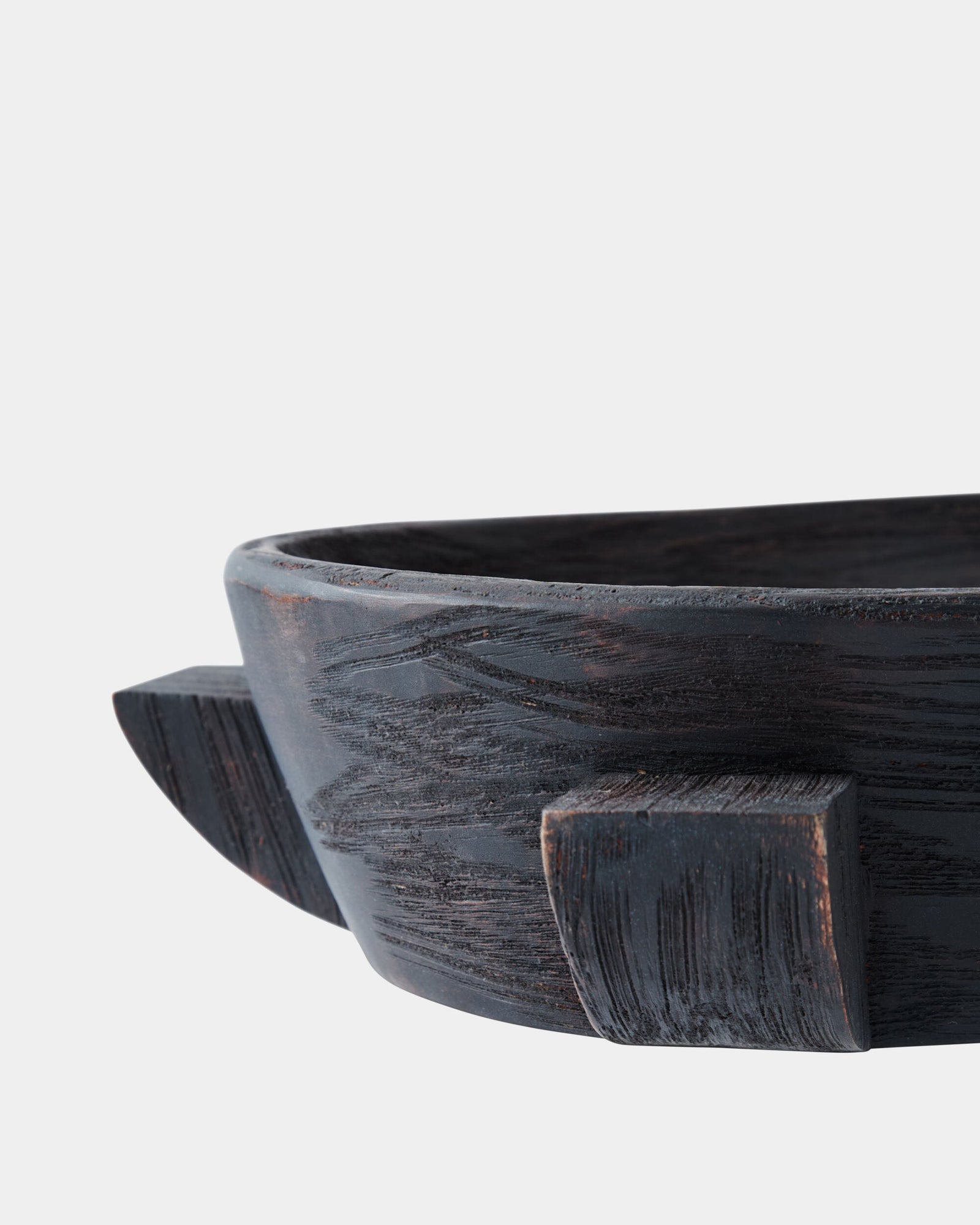 Global Views Carly Dome Bowl Elongated Dome (24") – base detail