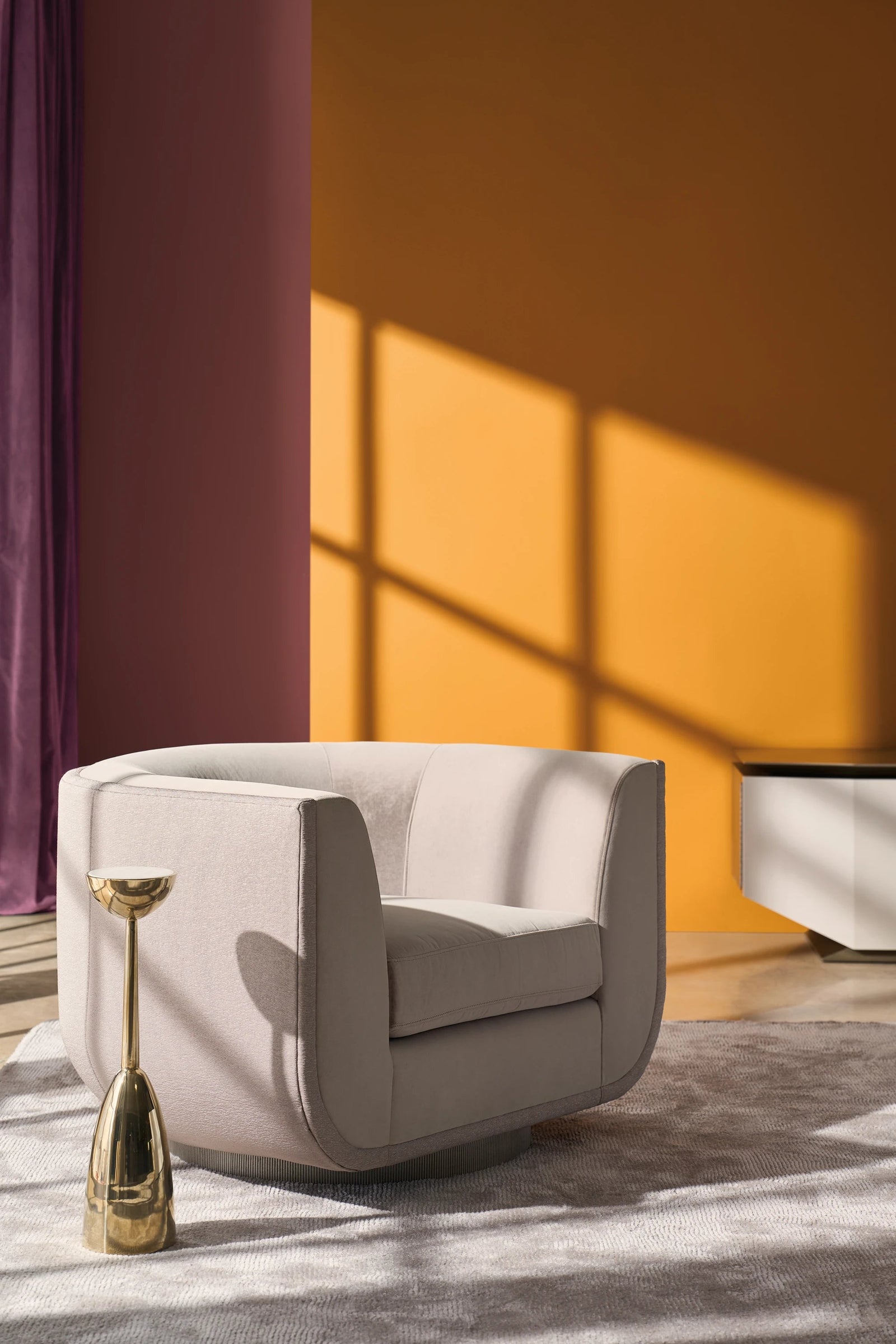 Caracole Gamma Spot Table – detail