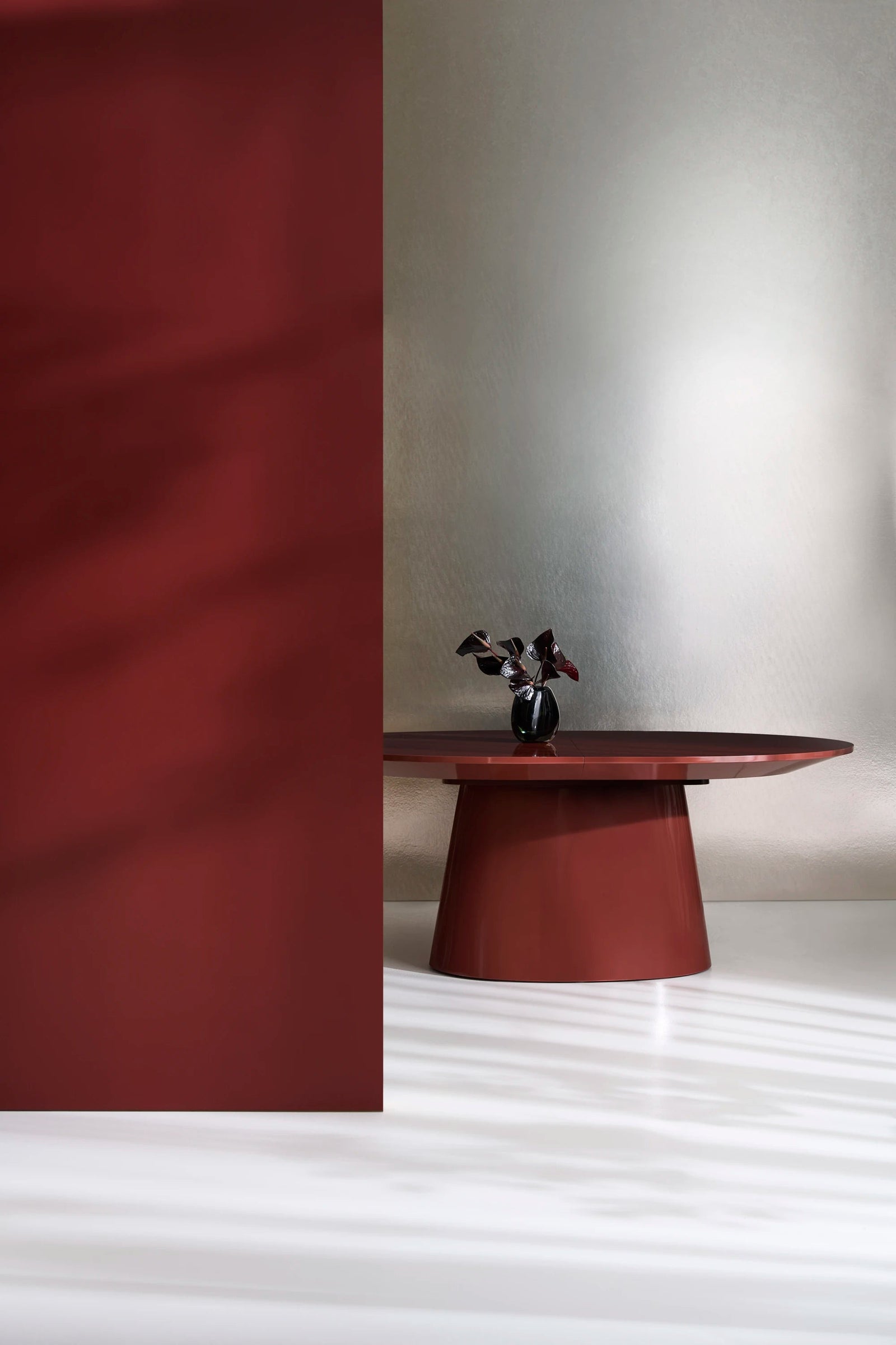 Caracole Paragon Dining Table – side view