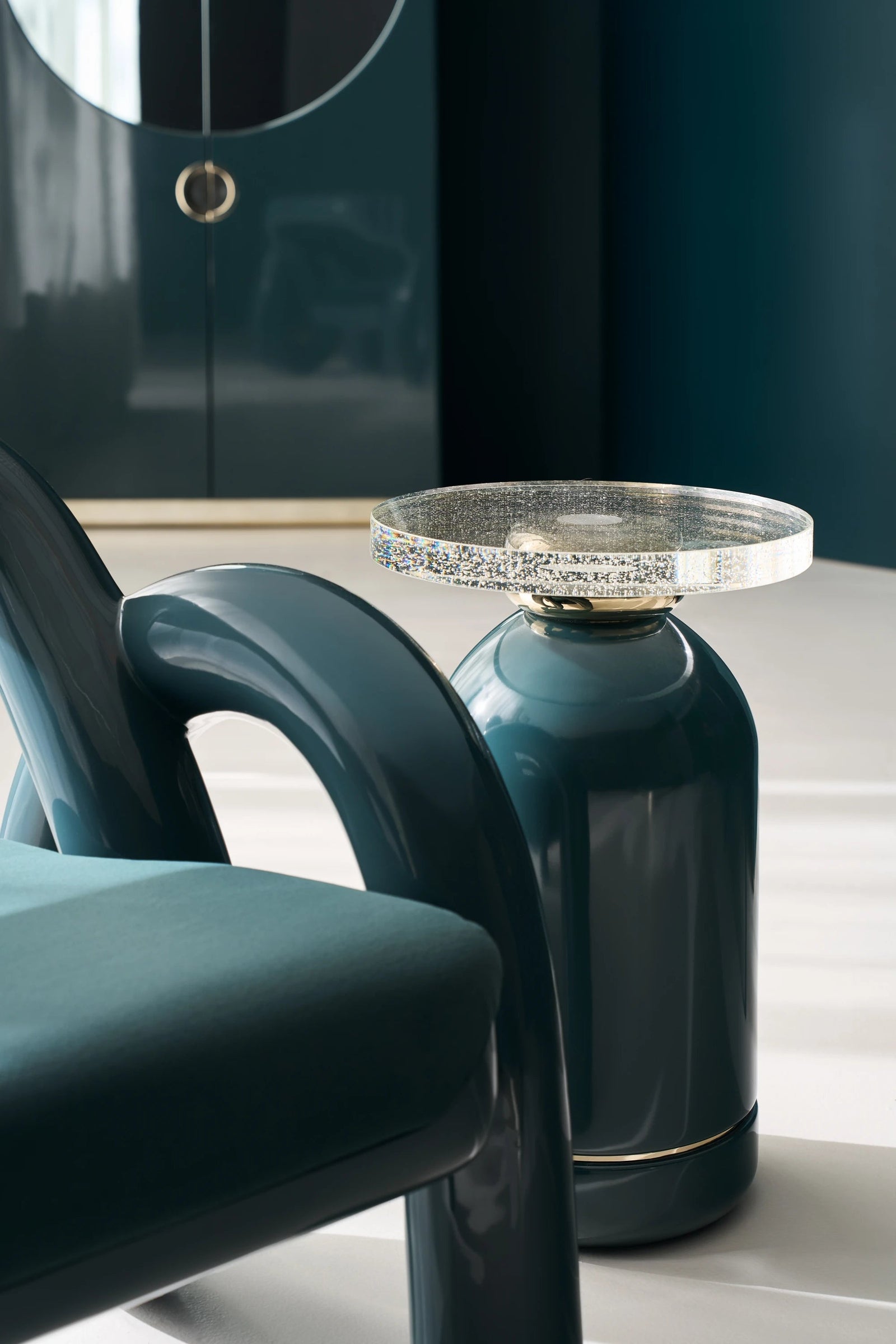 Caracole Gelee Glass Top Side Table – room setting