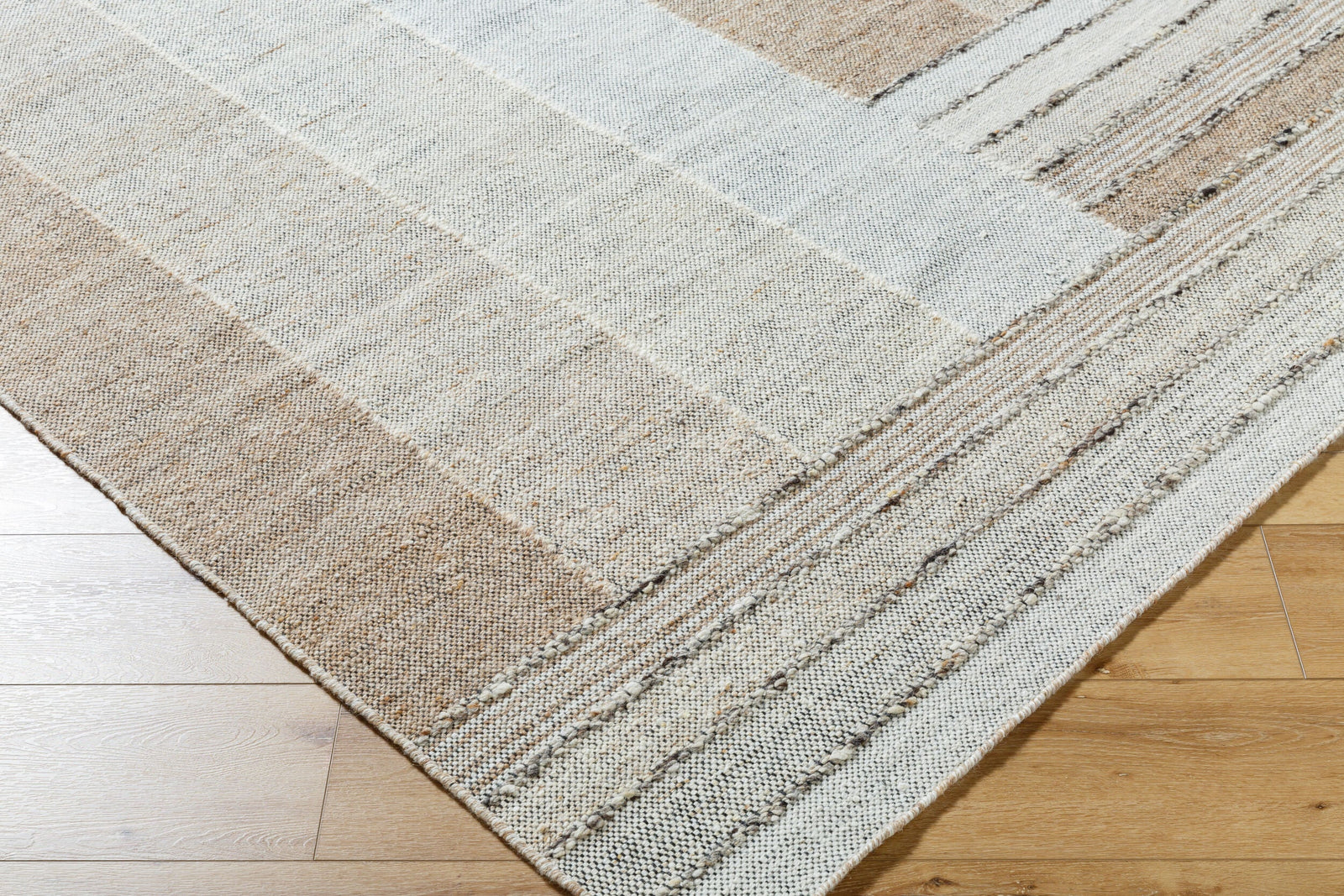 Celtic Handmade Rug 2' x 3' – corner view