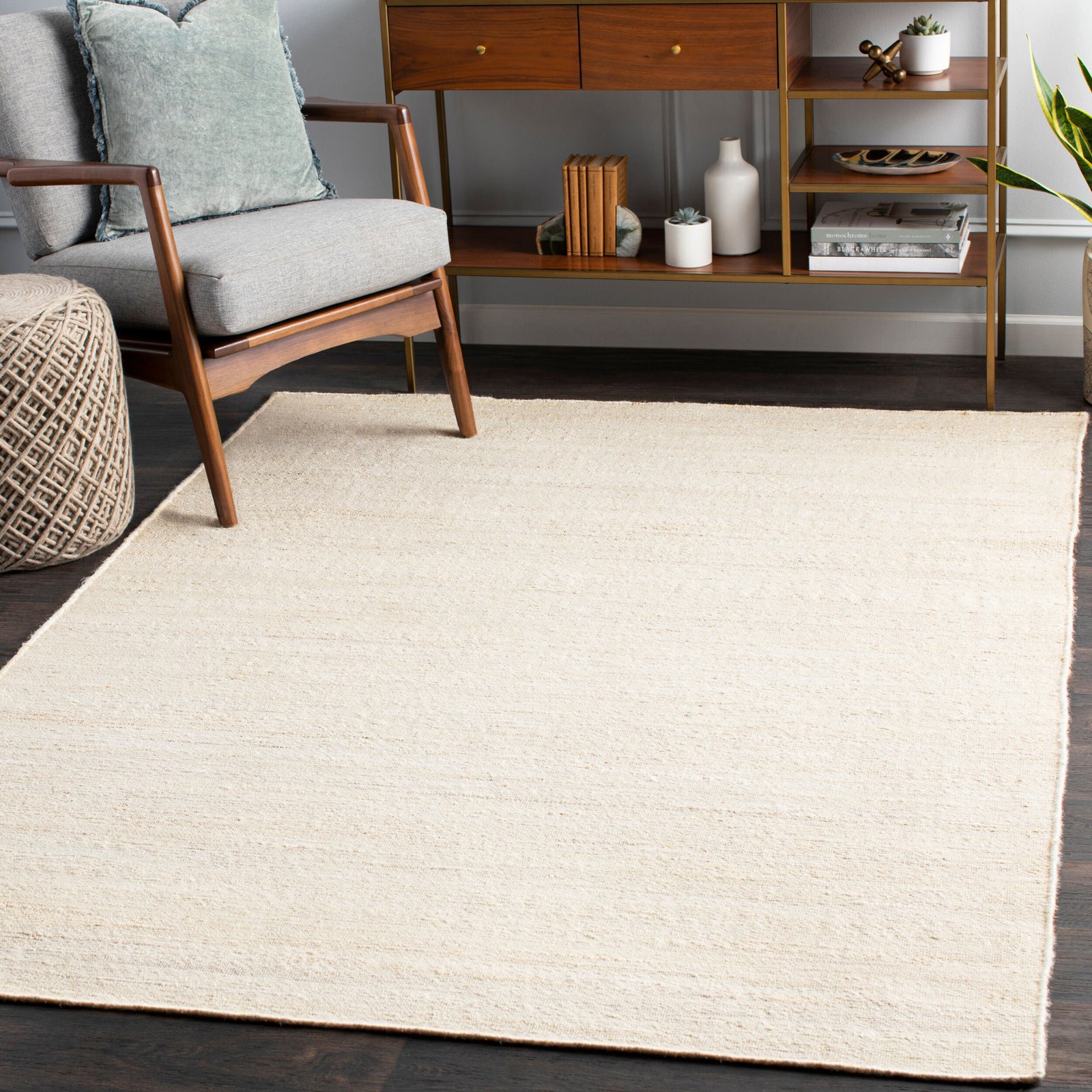Evora Handmade Rug 2' x 3' – room setting