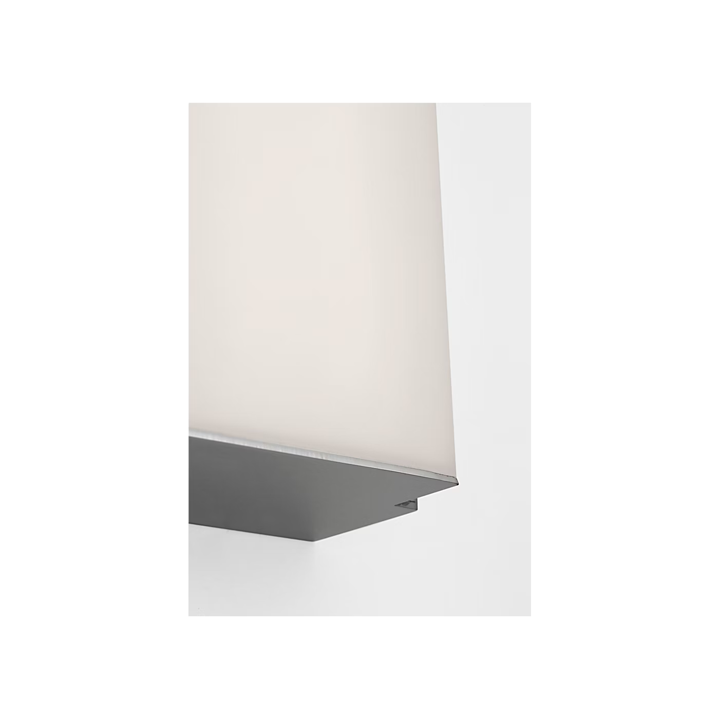 Panna 18 LED Vanity