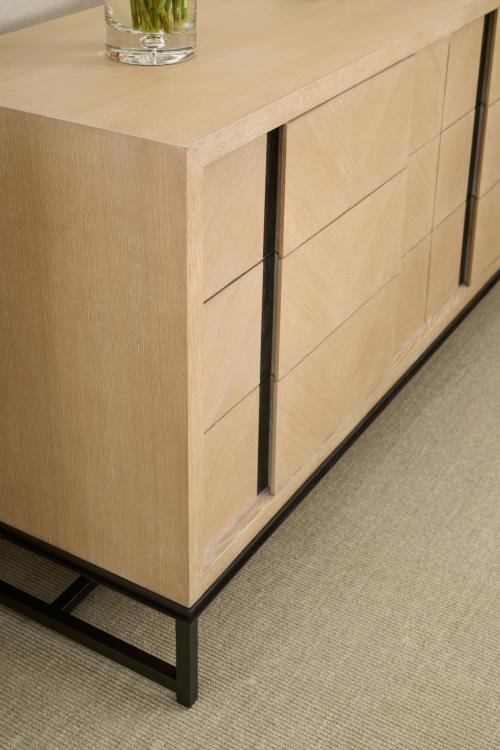 Jaxon Dresser