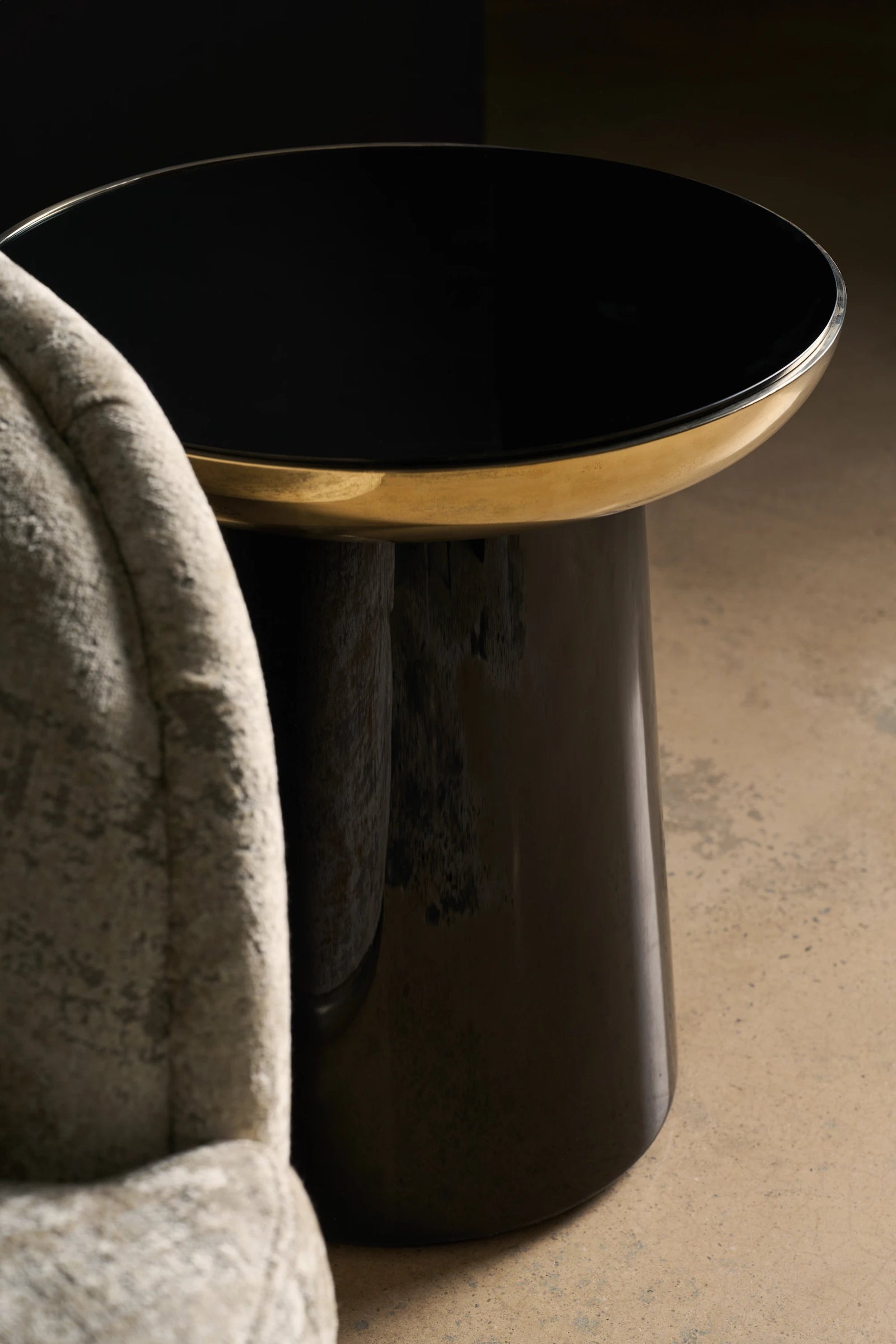 Caracole Umbra Side Table – side view