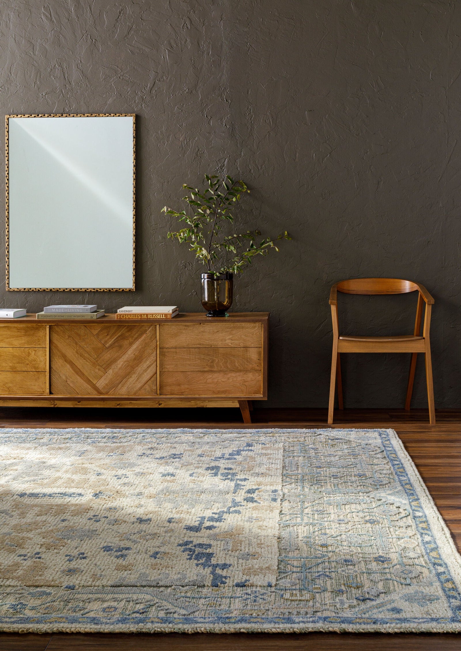 St Moritz Handmade Rug 2' x 3' – room setting