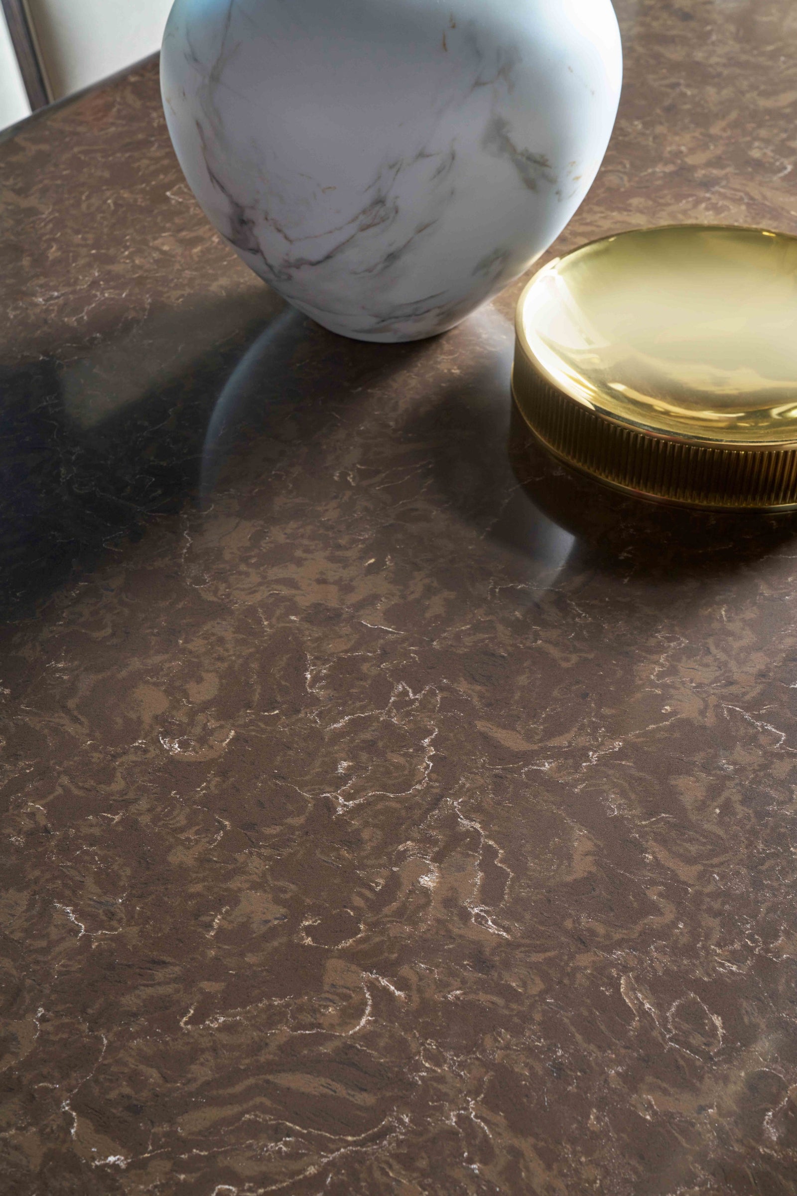 Theodore Alexander Poise Dining Table – detail