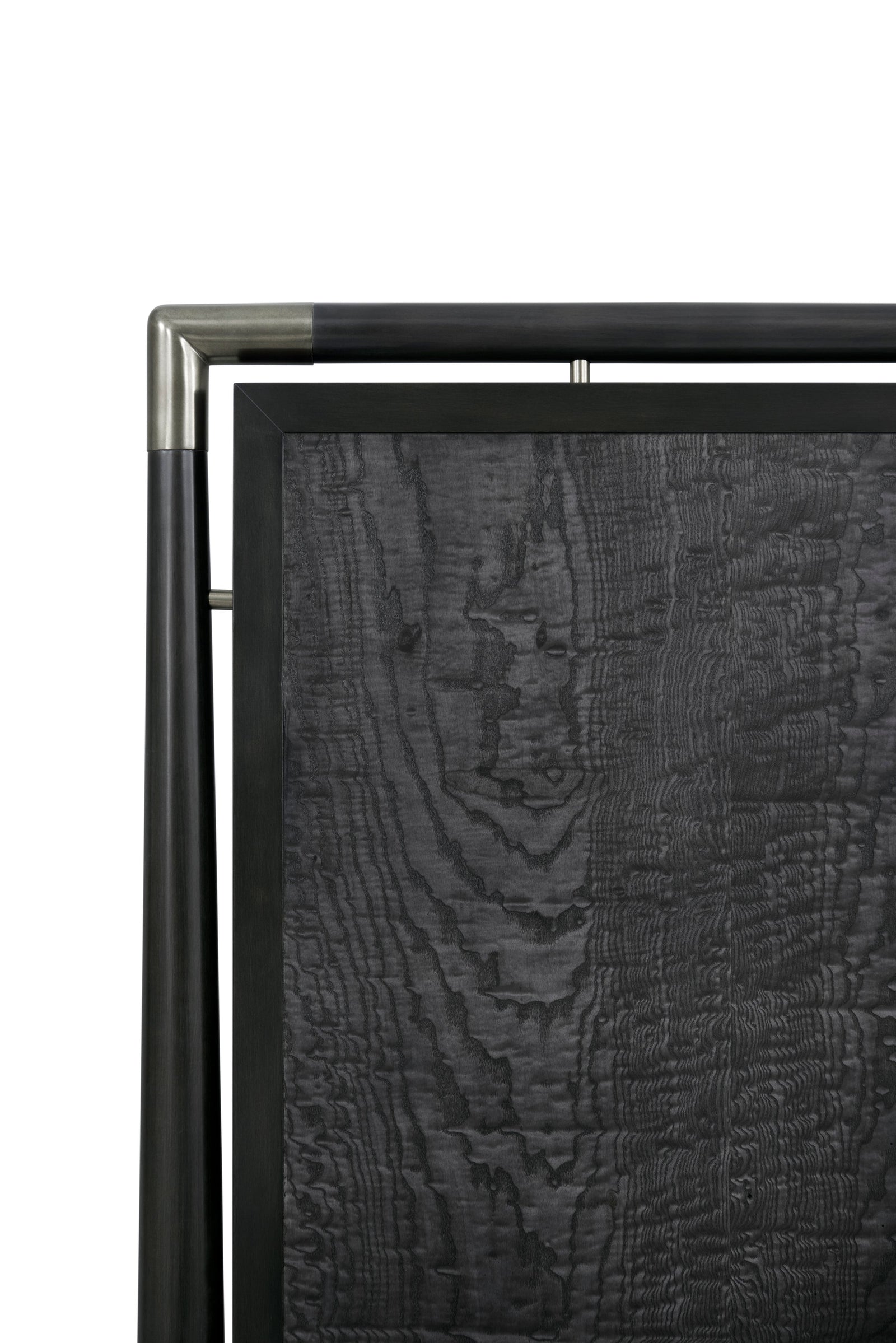 Theodore Alexander Kesden Wood Bed Queen / Silent Black – detail