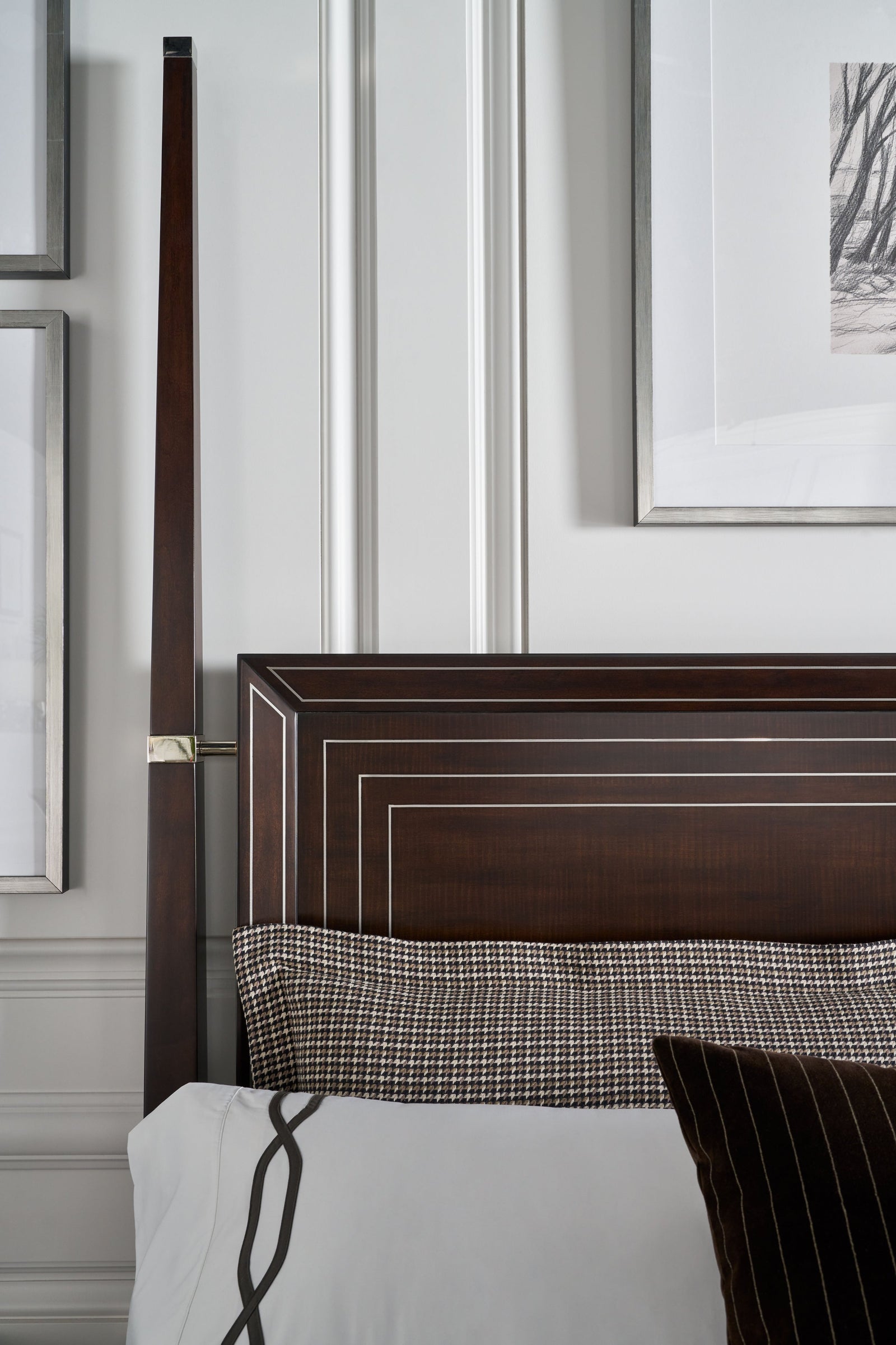 Theodore Alexander Spencer London Poster Bed Queen / SPL-Fulham – room setting