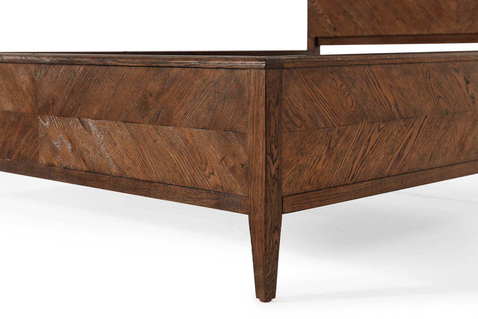 Theodore Alexander Nova Bed Queen / Dusk – detail