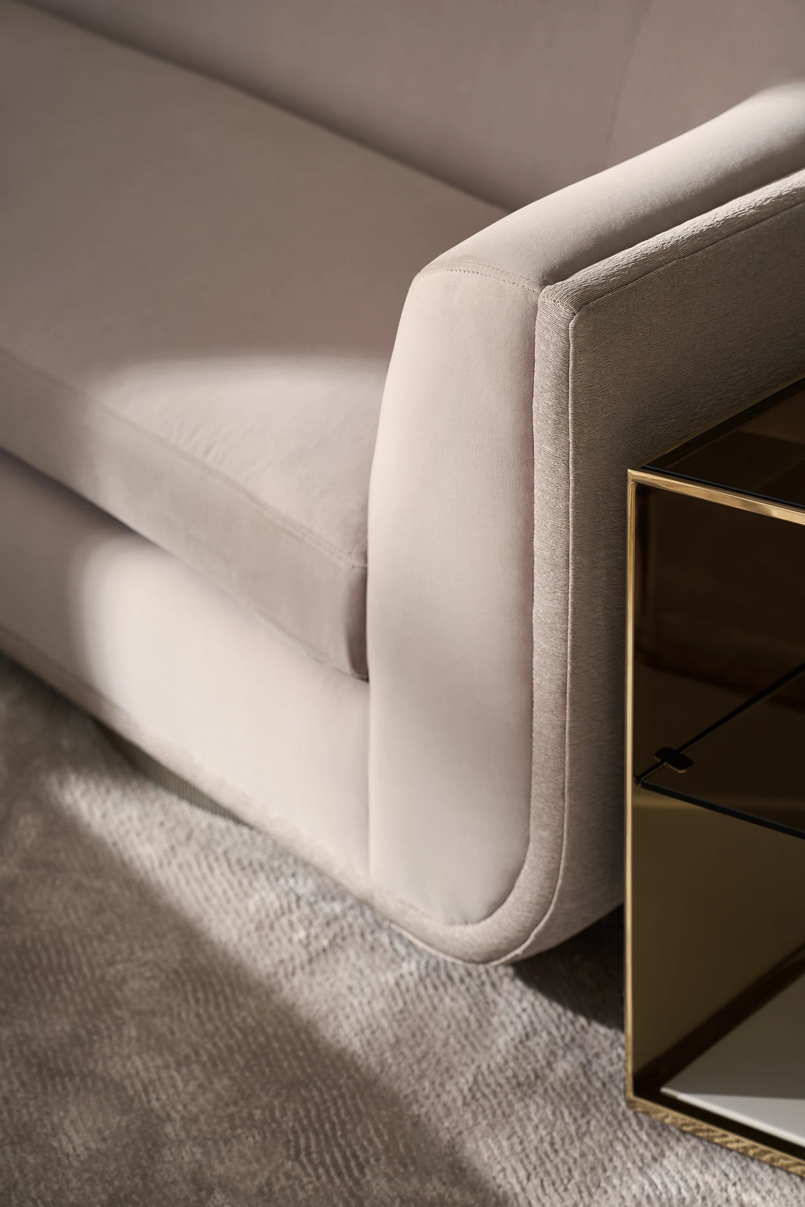 Caracole Clipper Sofa – room setting