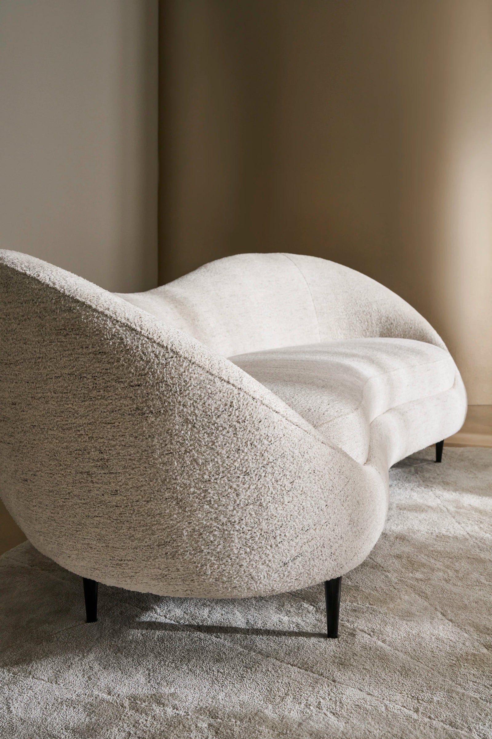 Caracole Formosa Sofa – view 9