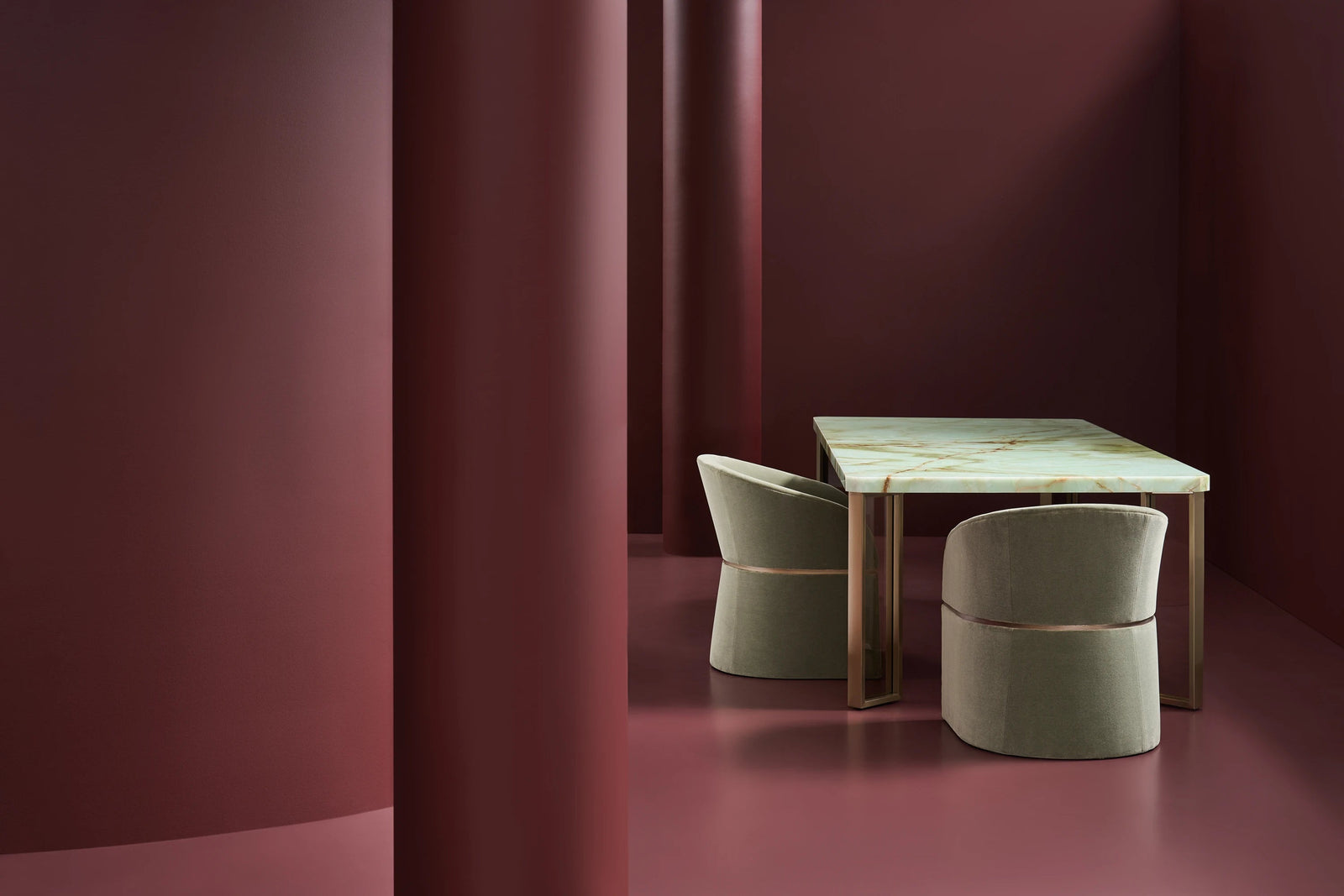 Caracole Daya Dining Chair – room setting