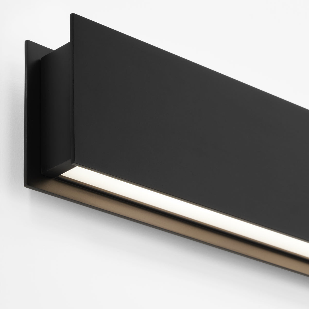 Bau 24 Bath nightshade black 3000K 90 CRI - Visual Comfort Modern 5